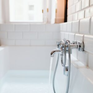 %Focuskw% | Divine Bathtub faucet runs